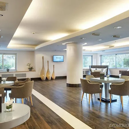 阿兰公园西方酒店 酒店 4*