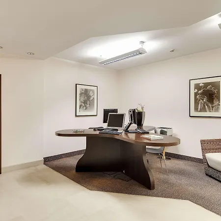 Occidental Aran Park Hotel