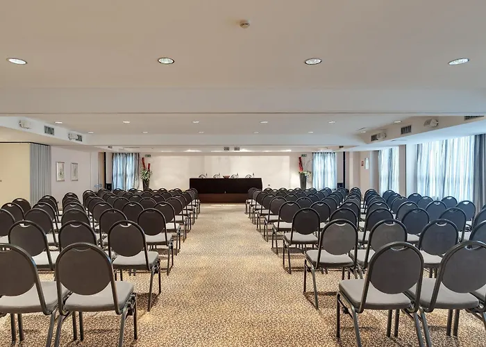 Occidental Aran Park 4*