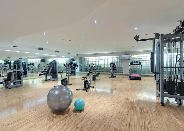 Occidental Aran Park מלון