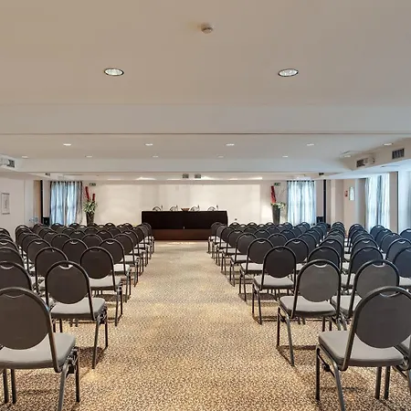 Occidental Aran Park 4*