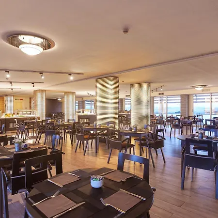 Occidental Aran Park 4*